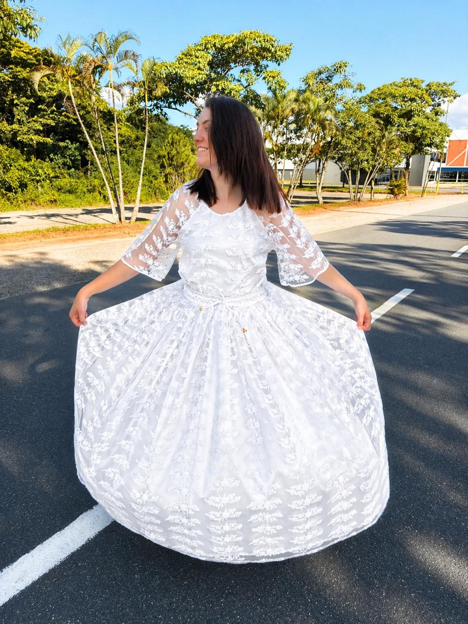 Saia de Tule Bordado Branco com Paetê