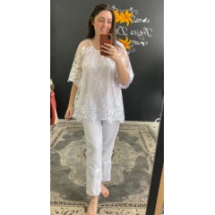 Conjunto feminino branco bordado bata e calça 