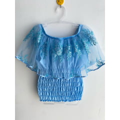 Bata de cetim com babado em bordado azul 