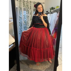 Saia Vermelha com Babado e Forro Preto em Cetim com Glitter Saia Vermelha com Babado e Forro Preto em Cetim com Glitter