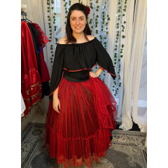 Saia Vermelha com Babado e Forro Preto em Cetim com Glitter Saia Vermelha com Babado e Forro Preto em Cetim com Glitter