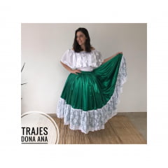 Saia verde com renda branca